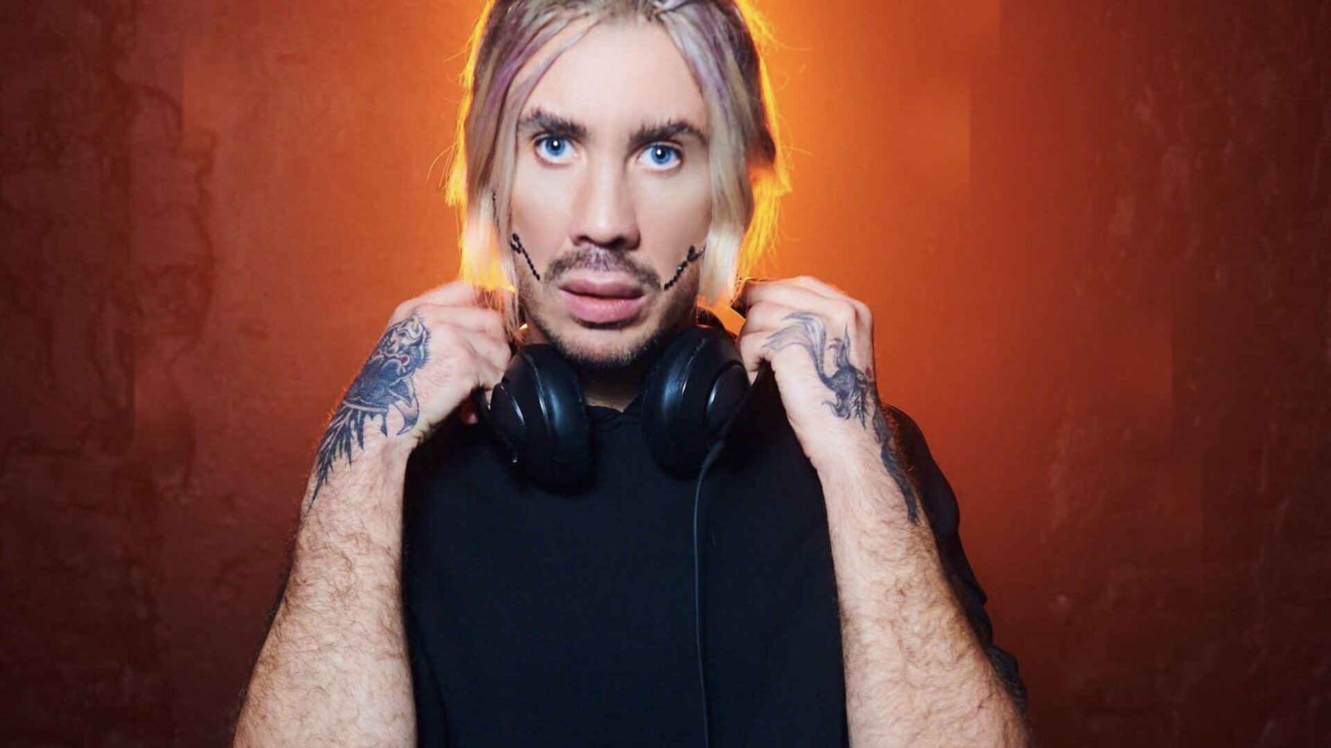 View AdiieClaudine Naked Private