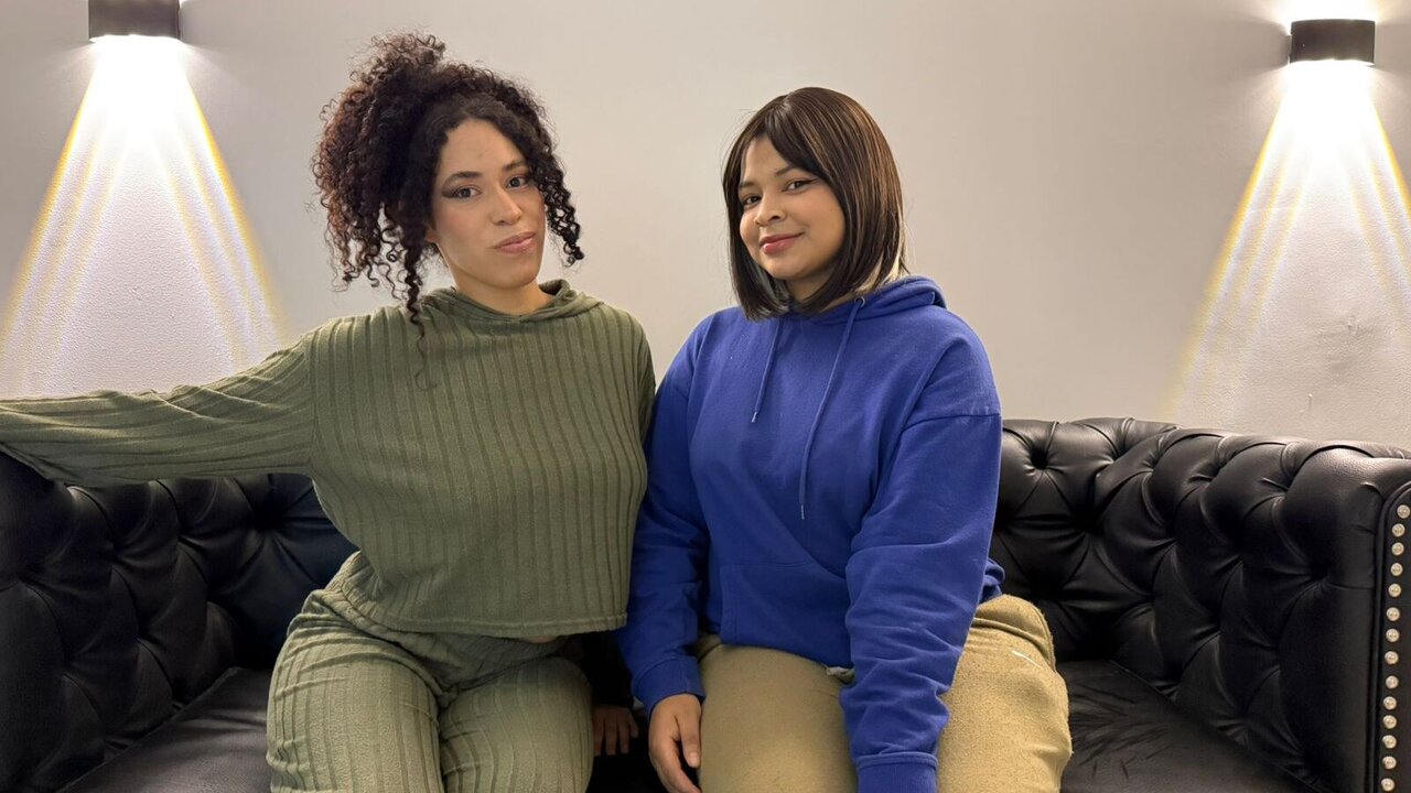 View DakotaAndAnnie Naked Private