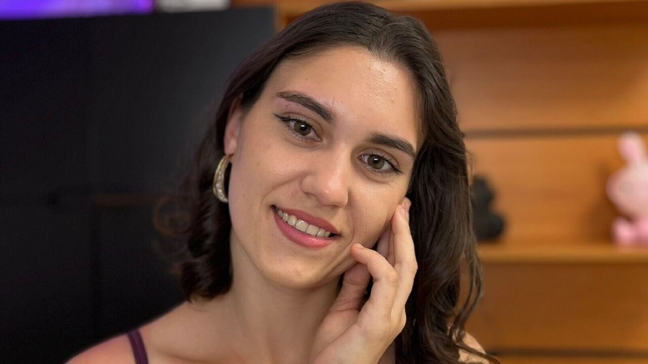 View IzzyMonroe Naked Private