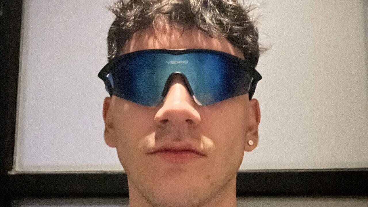 View LeoPardos Naked Private