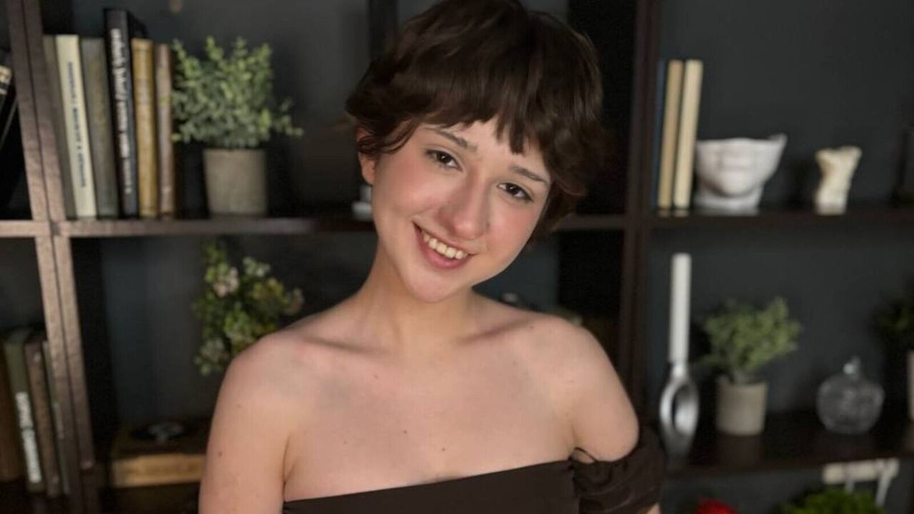 View LizzyDiz Naked Private