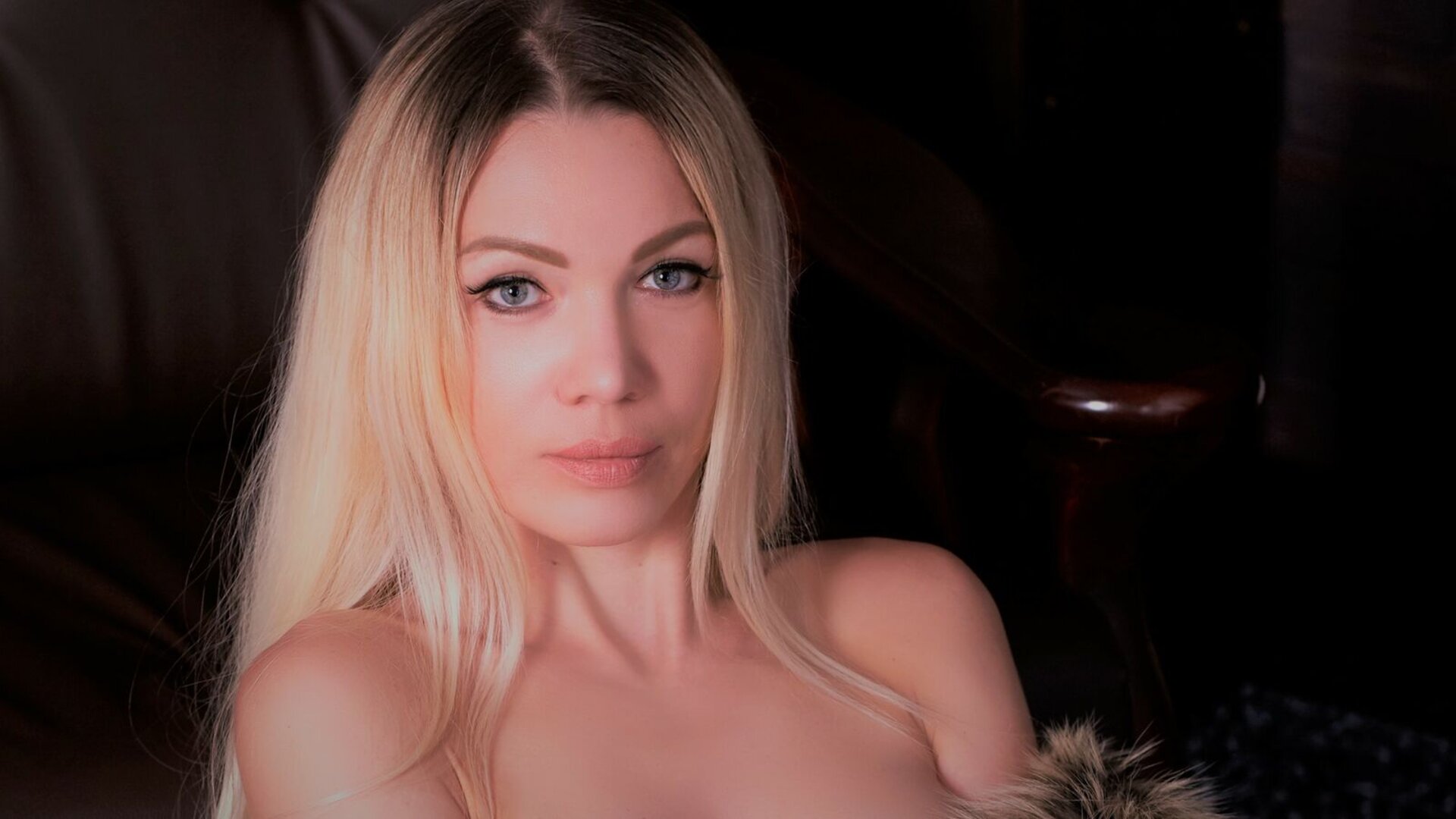 View MelissaDenis Naked Private