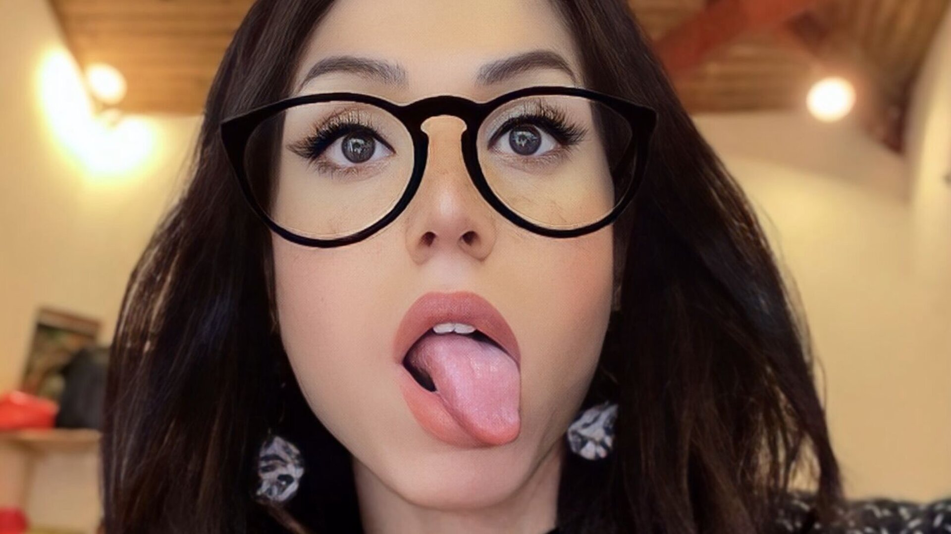 View SophieCristal Naked Private